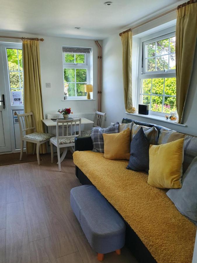 Boots Cottage บู๊ด ภายนอก รูปภาพ